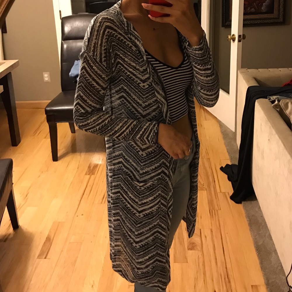 Aeropostale long patterned cardigan